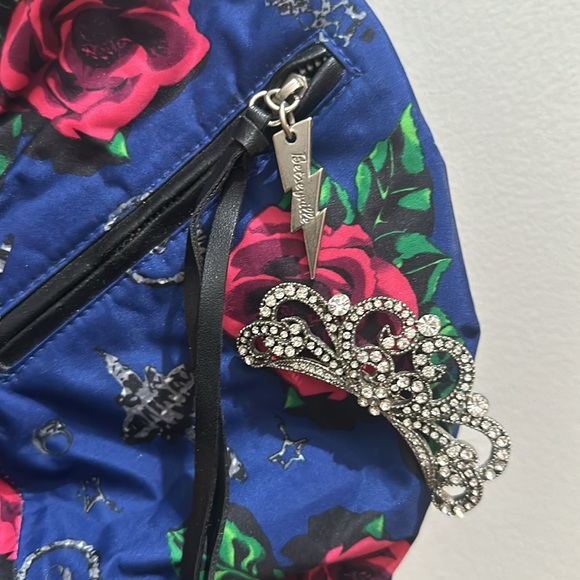 Betsy Johnson large shoulder bag - Picture 3 of 4